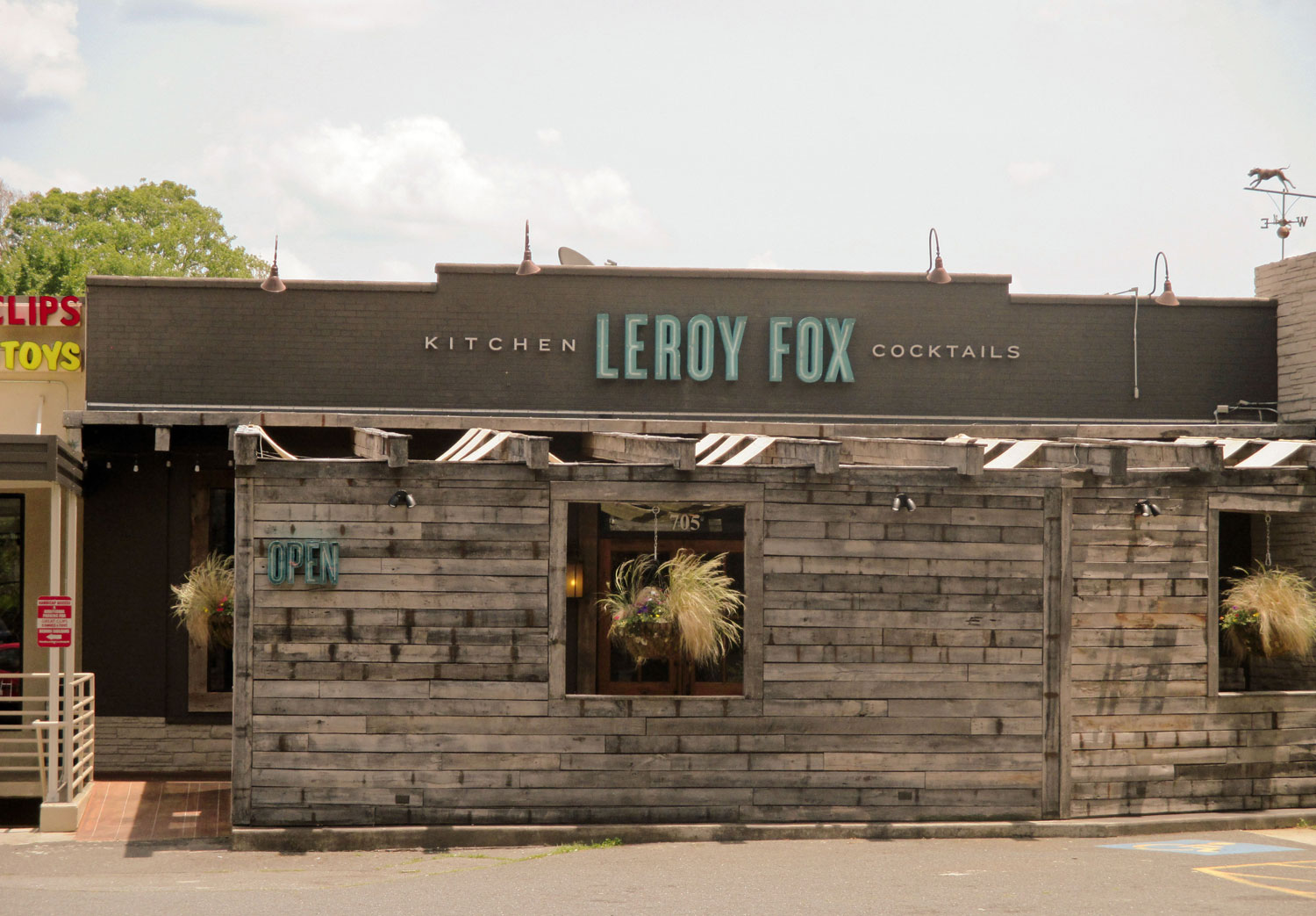 Leroy Fox Kitchen & Cocktails