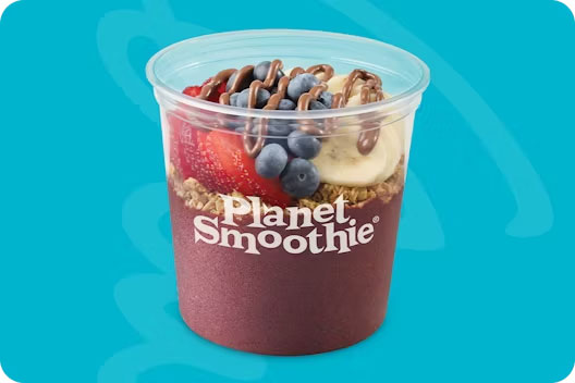 Berry smoothie with chocolate sauce